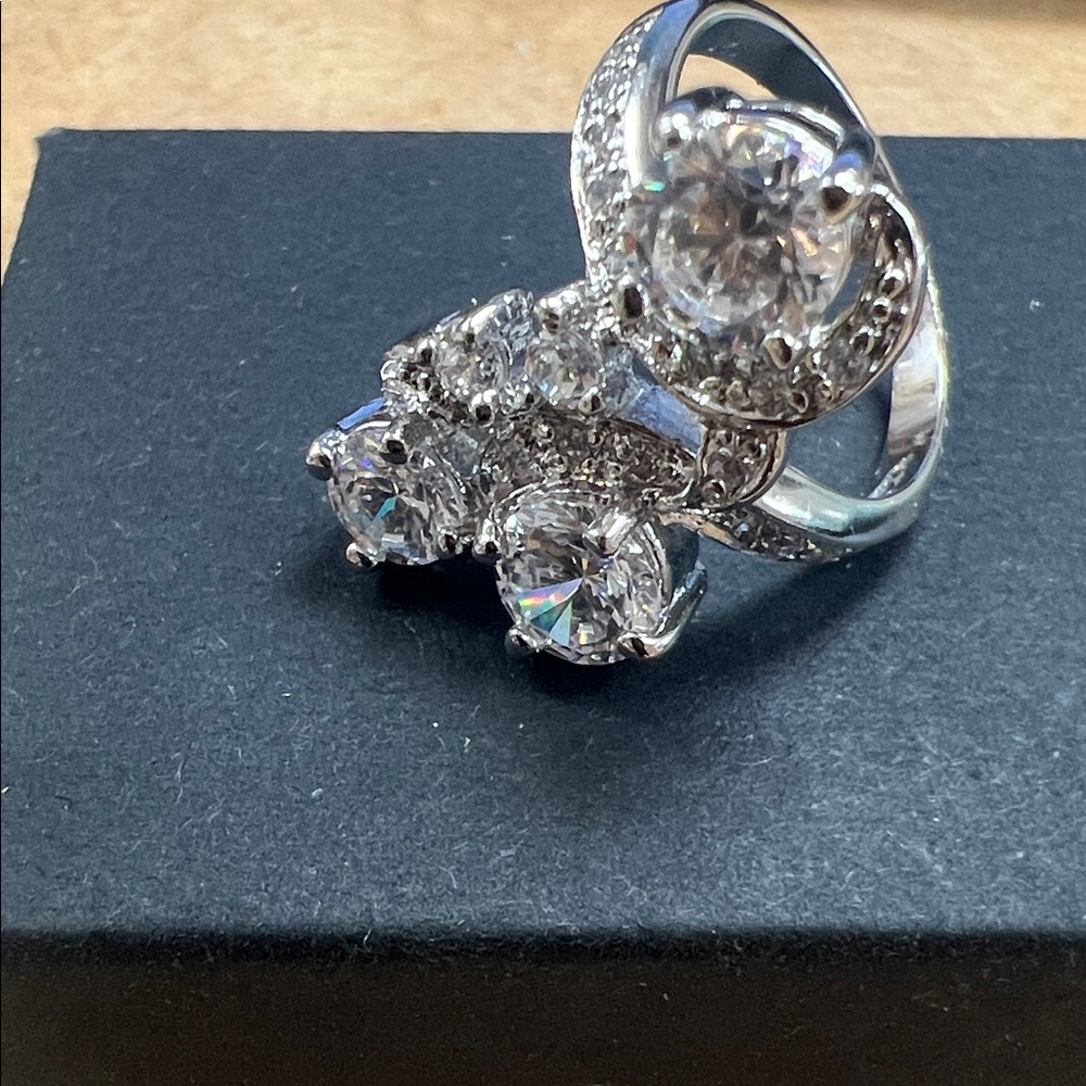 Elegant Silver Women's Ring